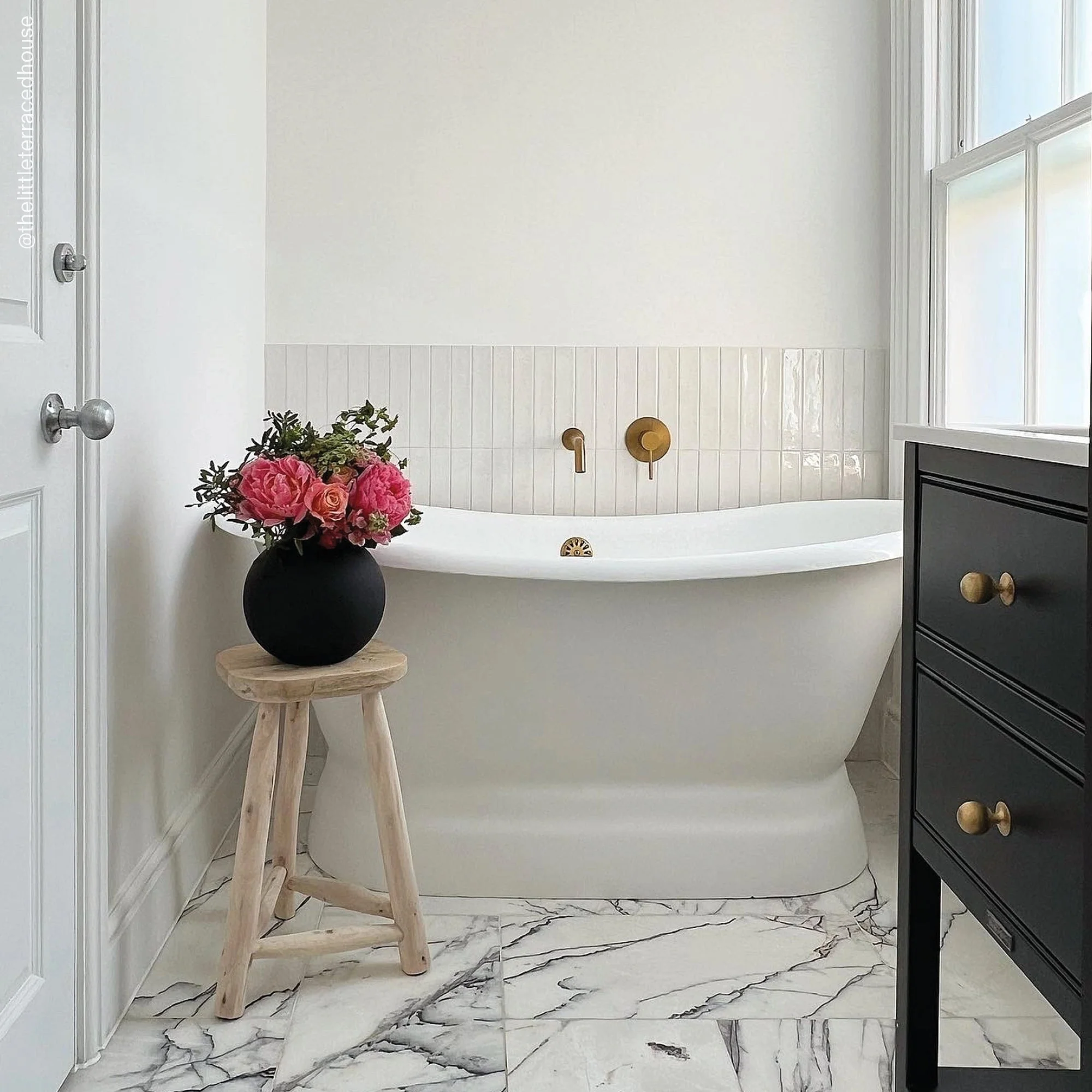 Charsley Matte Cream Freestanding Roll Top Cast Iron Bath 1500mm - Image 5